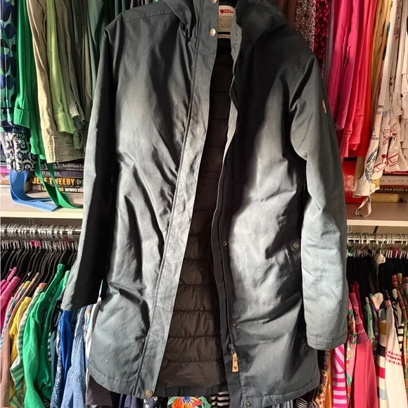 Fjallraven. KIRUNA PADDED PARKA. Navy. - Picture 6 of 9